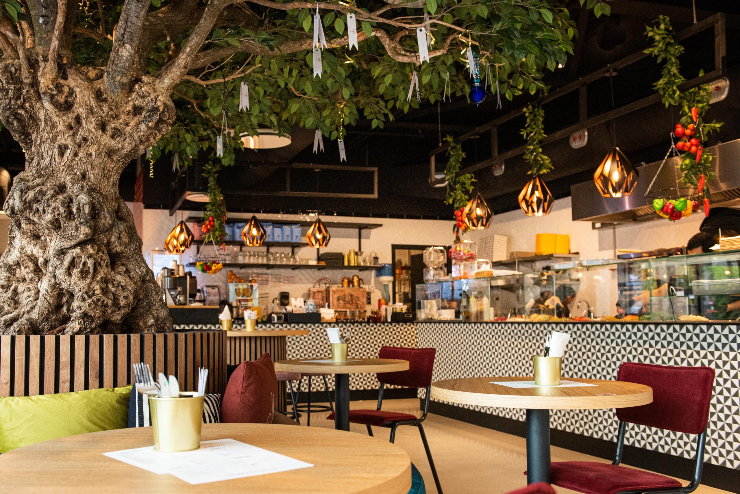 Ekmekci overname Rotterdam Centraal Station banner – Hallo Franchise