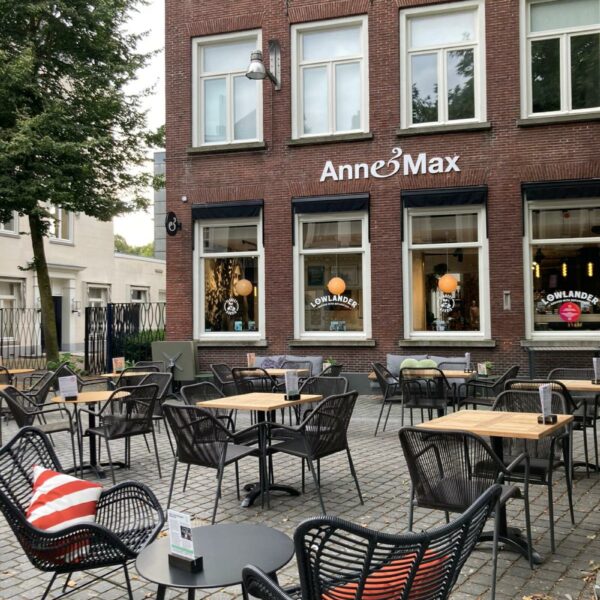 AnneMax-Breda-Veemarktstraat-terras-1600×0-c-default